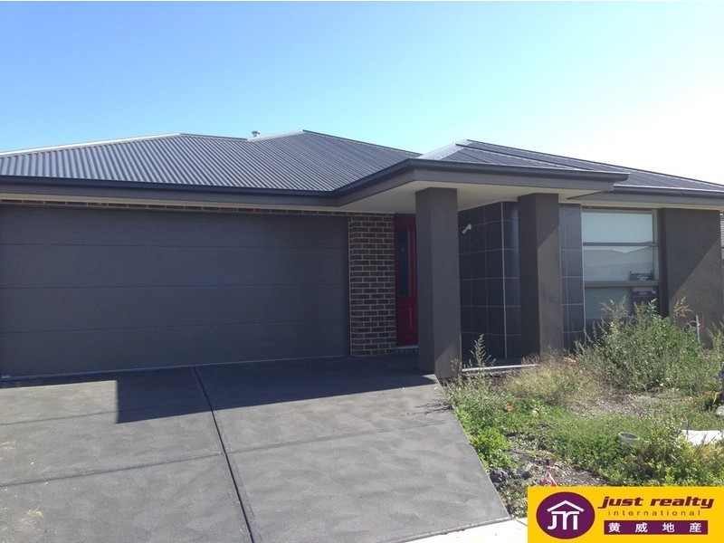 8 Cortula Road, Cranbourne East VIC 3977