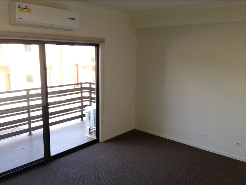 11/6 Huckson Street, Dandenong VIC 3175