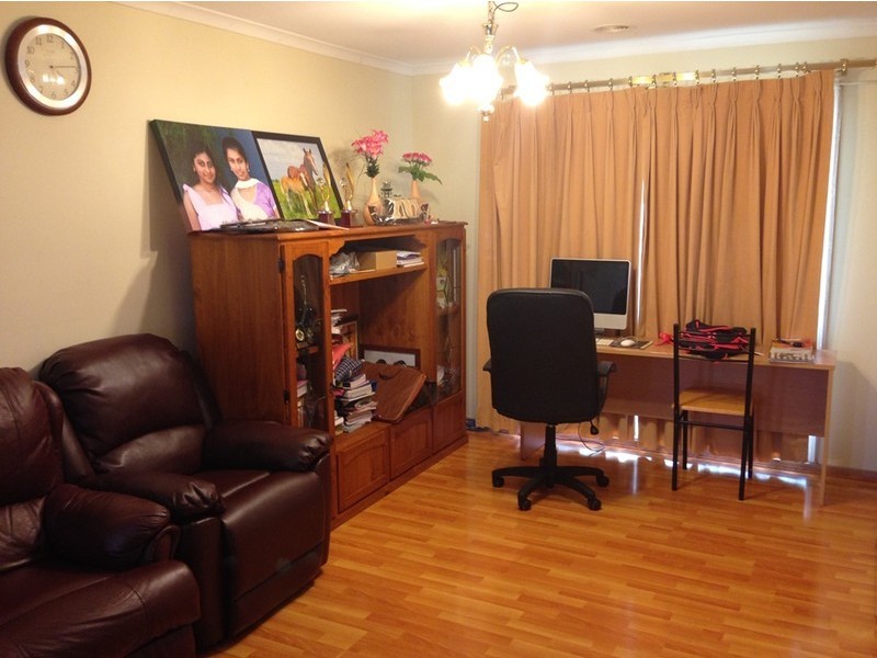 4 Cypress Ct, Cranbourne North VIC 3977