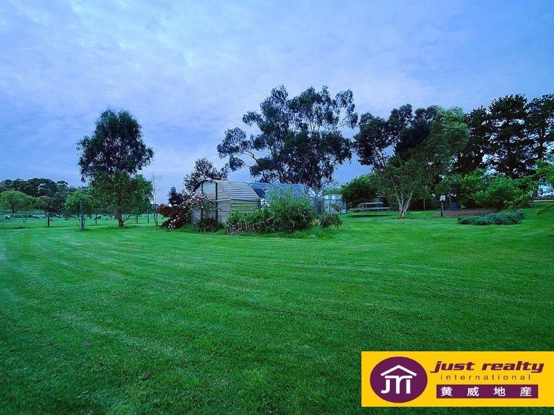 40 Bakers Rd, Clyde VIC 3978