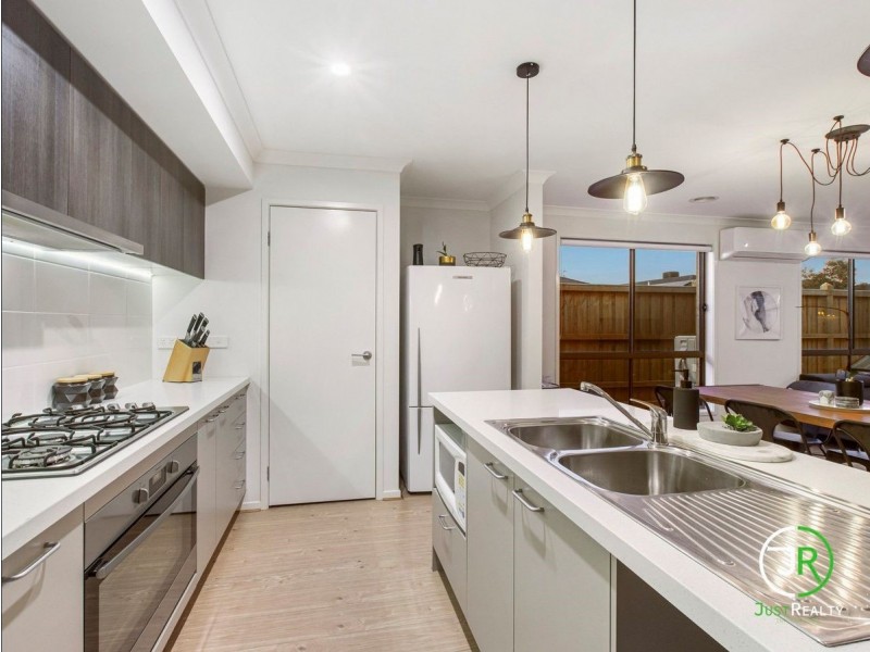 39 Avonbury Circuit, Cranbourne West VIC 3977