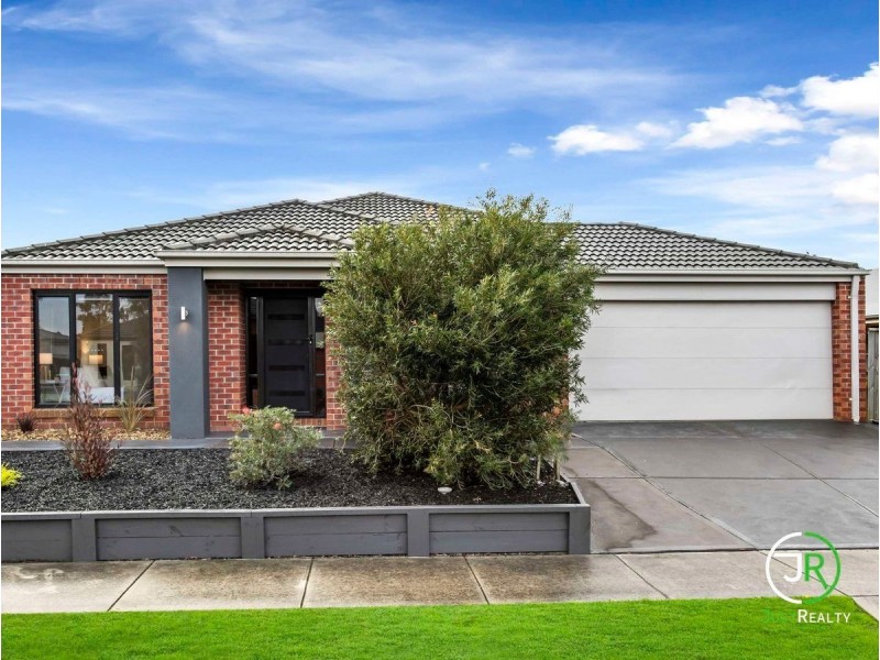 30 Flash Dan Drive, Cranbourne East VIC 3977
