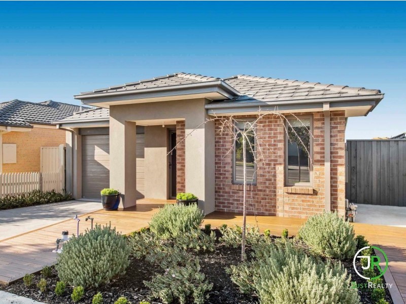 4 Annabella Street, Cranbourne East VIC 3977