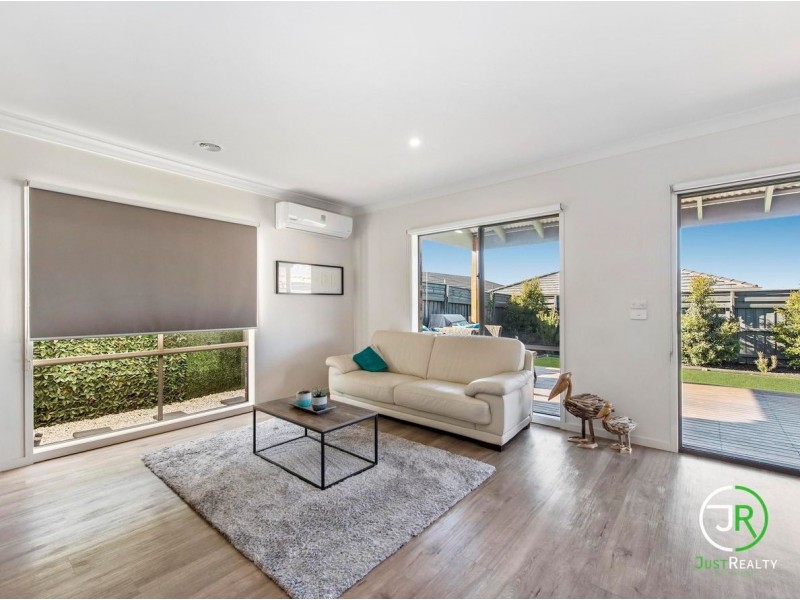 4 Annabella Street, Cranbourne East VIC 3977