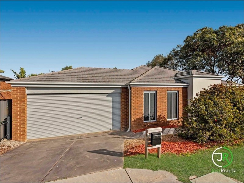 28 Caspian Chase, Pakenham VIC 3810