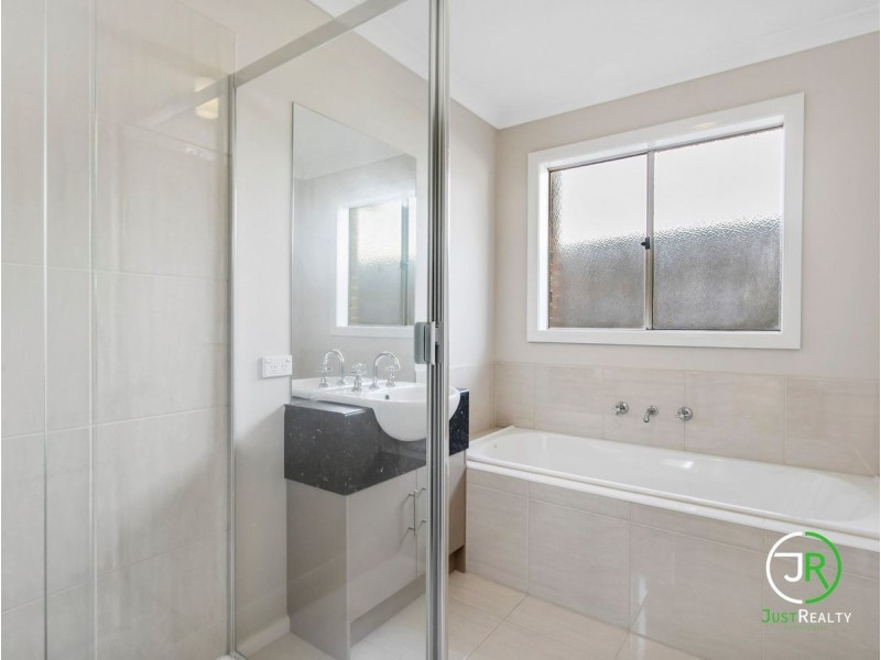 3/6 Murray Court, Cranbourne VIC 3977