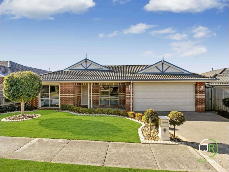 16 Durnoch Place, Cranbourne VIC 3977