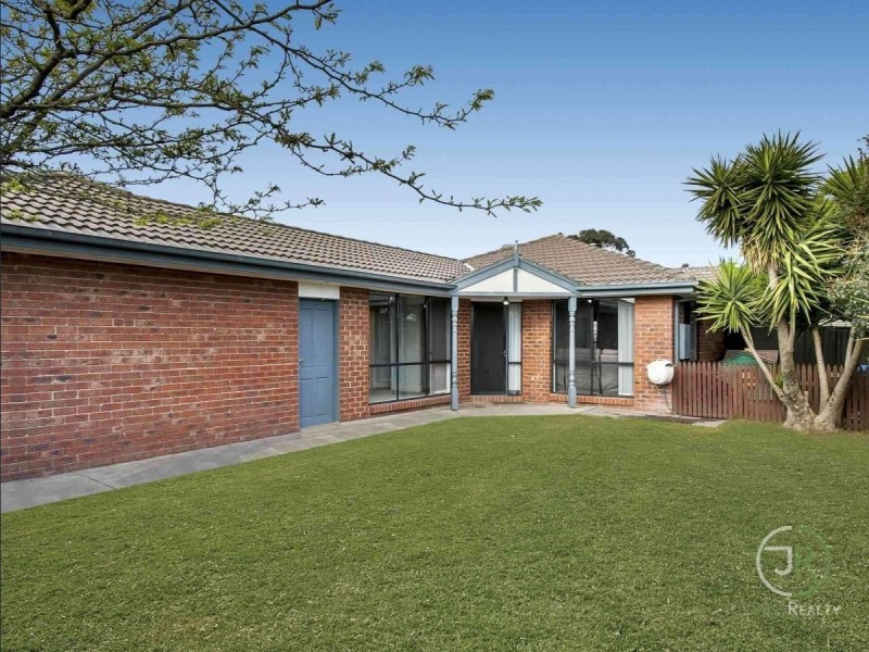 16 Arnica Close, Hampton Park VIC 3976