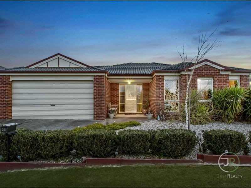 36 Merribah Way, Cranbourne West VIC 3977