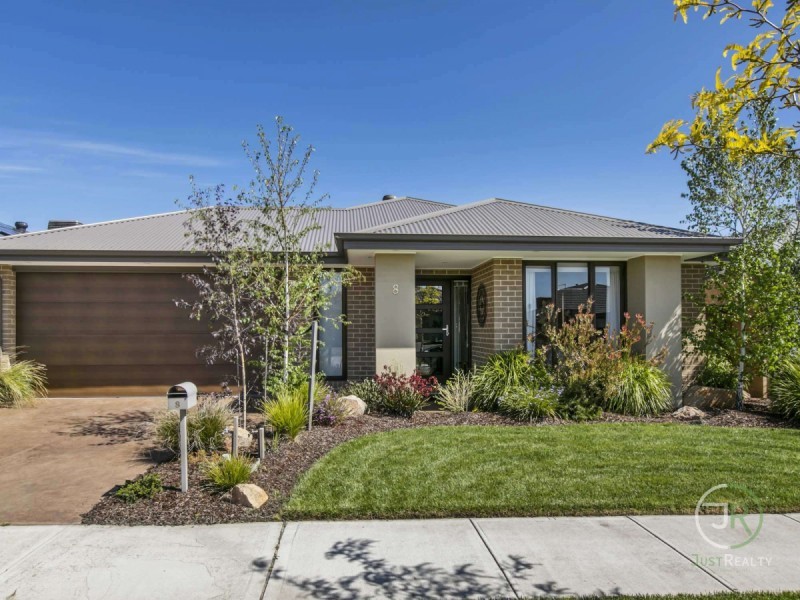 8 Cazaly Way, Cranbourne West VIC 3977
