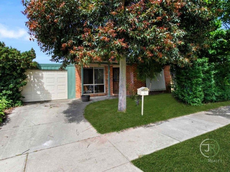 36 Stephellen Way, Cranbourne West VIC 3977