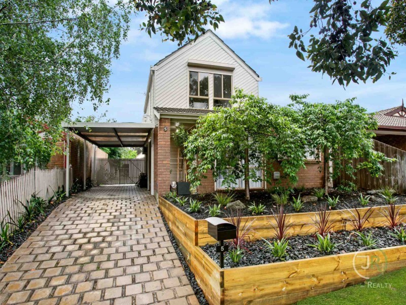 5 Nangwarry Court, Berwick VIC 3806