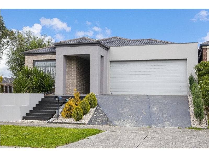 15 Cerbera Bend, Cranbourne North VIC 3977