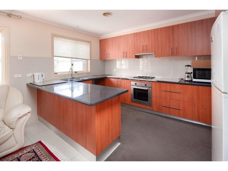 1/17 Burrows Ave, Dandenong VIC 3175