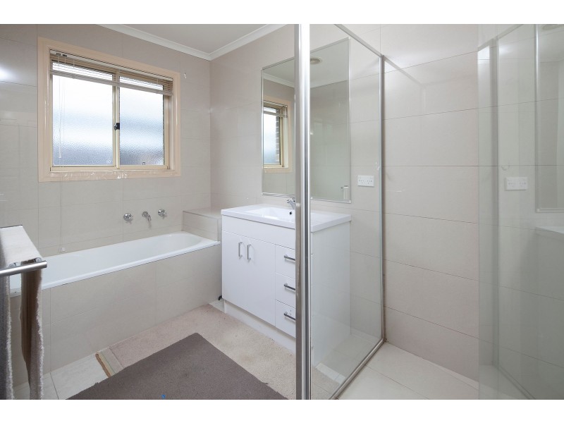 1/17 Burrows Ave, Dandenong VIC 3175