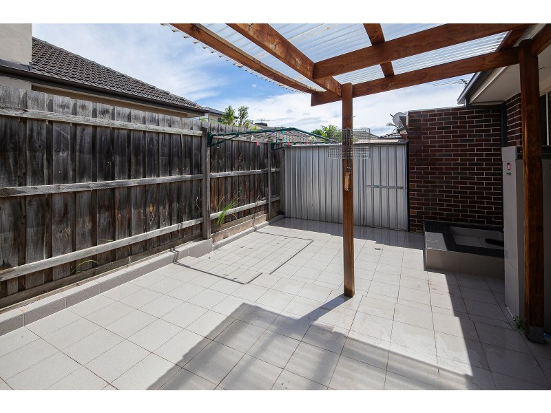 1/17 Burrows Ave, Dandenong VIC 3175