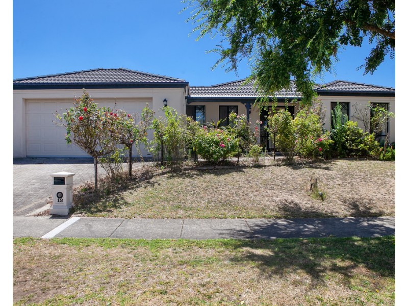 12 Golden Leaf Avenue, Narre Warren South VIC 3805