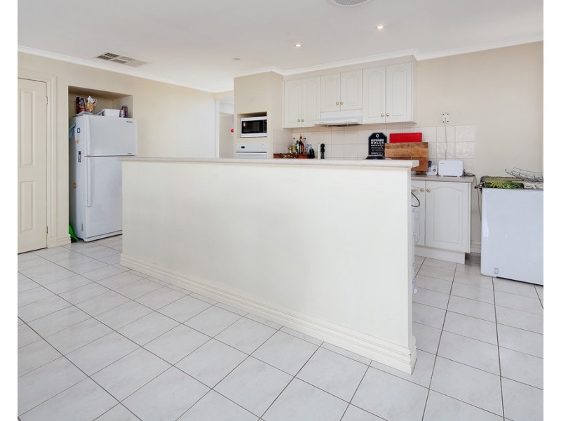 12 Golden Leaf Avenue, Narre Warren South VIC 3805