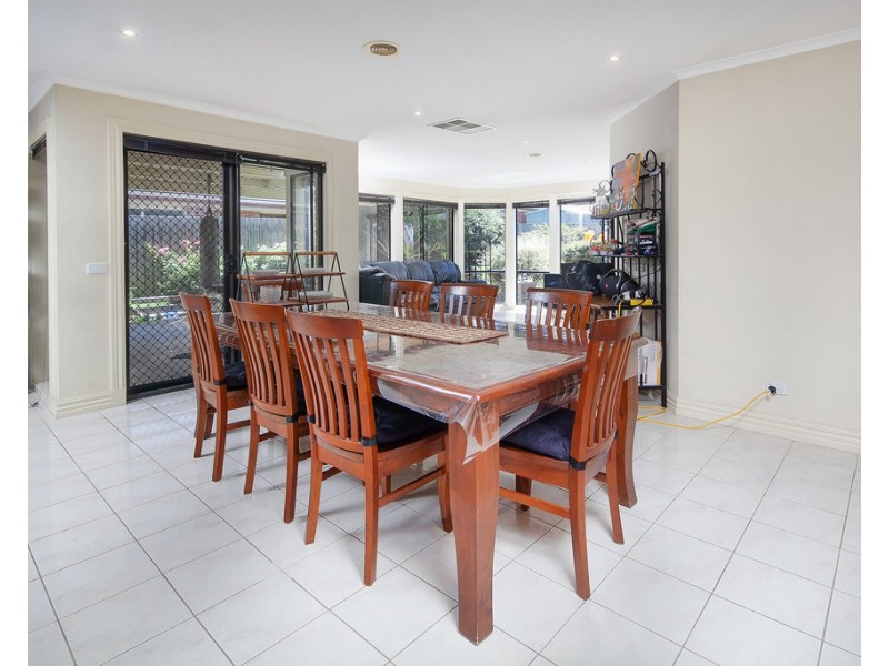 12 Golden Leaf Avenue, Narre Warren South VIC 3805