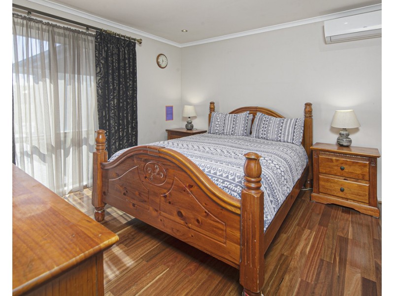 2 Chesterfield Drive, Narre Warren South VIC 3805