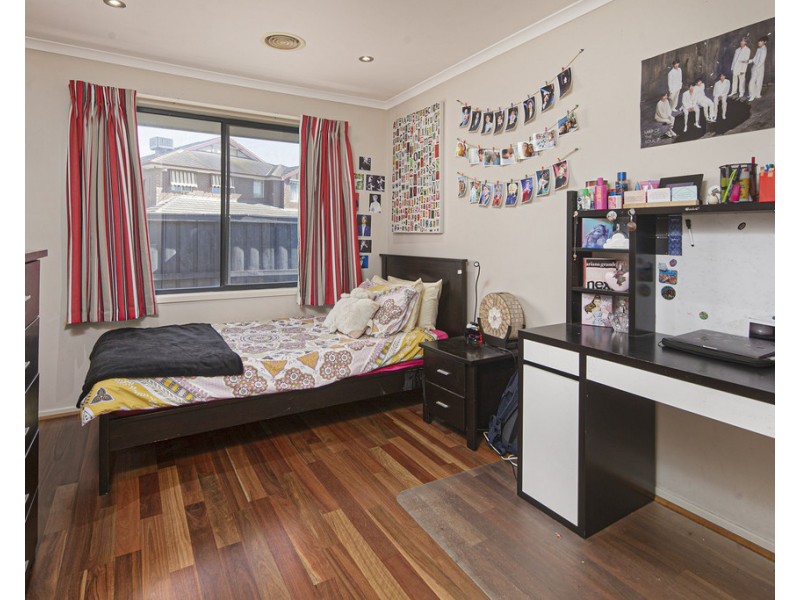 2 Chesterfield Drive, Narre Warren South VIC 3805