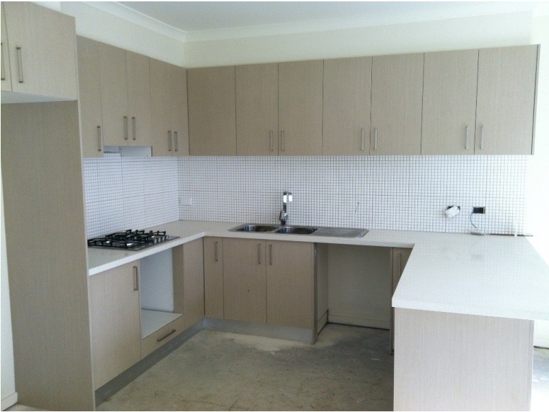 3/12 Prunus Gr, Doveton VIC 3177