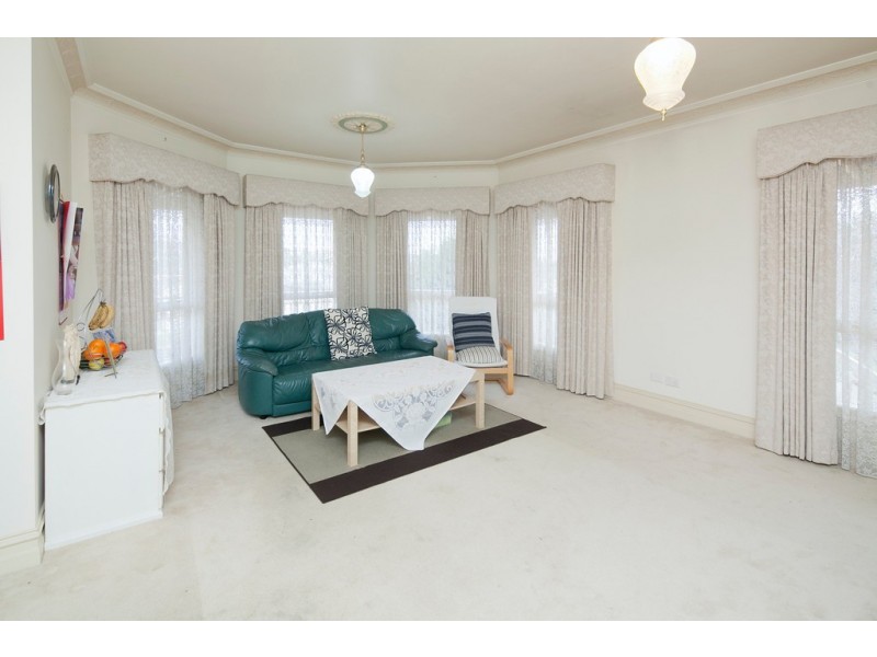 12 Milparinka Way, Berwick VIC 3806