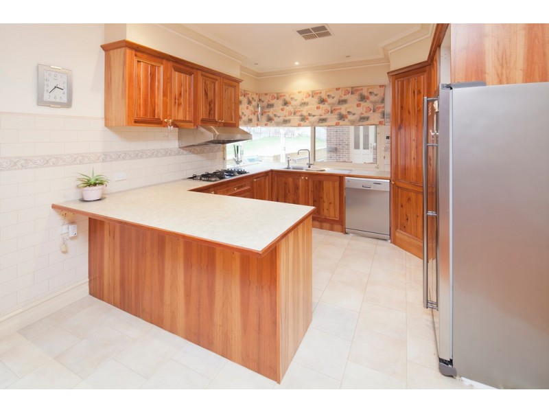 12 Milparinka Way, Berwick VIC 3806