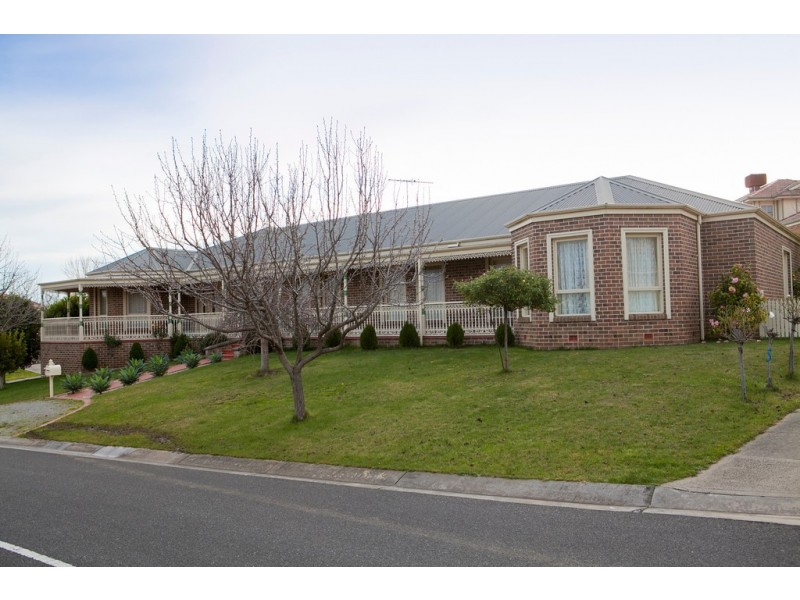 12 Milparinka Way, Berwick VIC 3806