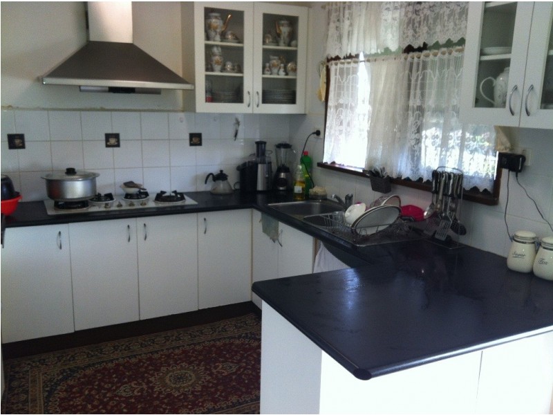 67 Gleneagles Dr, Endeavour Hills VIC 3802