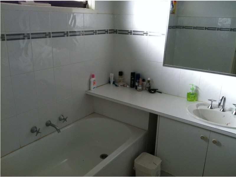 67 Gleneagles Dr, Endeavour Hills VIC 3802