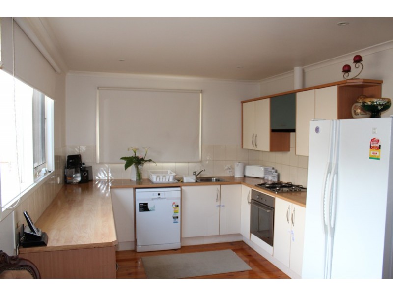 1/14 Monteith Crescent, Endeavour Hills VIC 3802