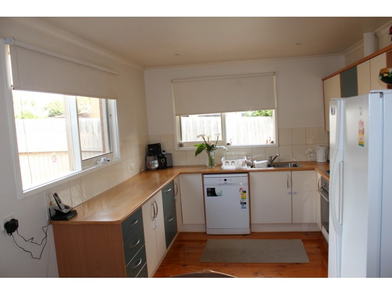 1/14 Monteith Crescent, Endeavour Hills VIC 3802