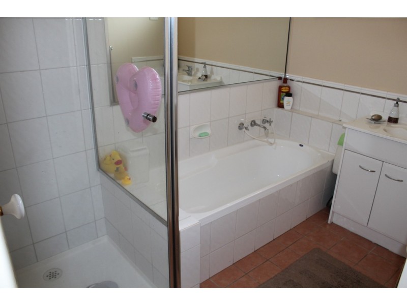 1/14 Monteith Crescent, Endeavour Hills VIC 3802