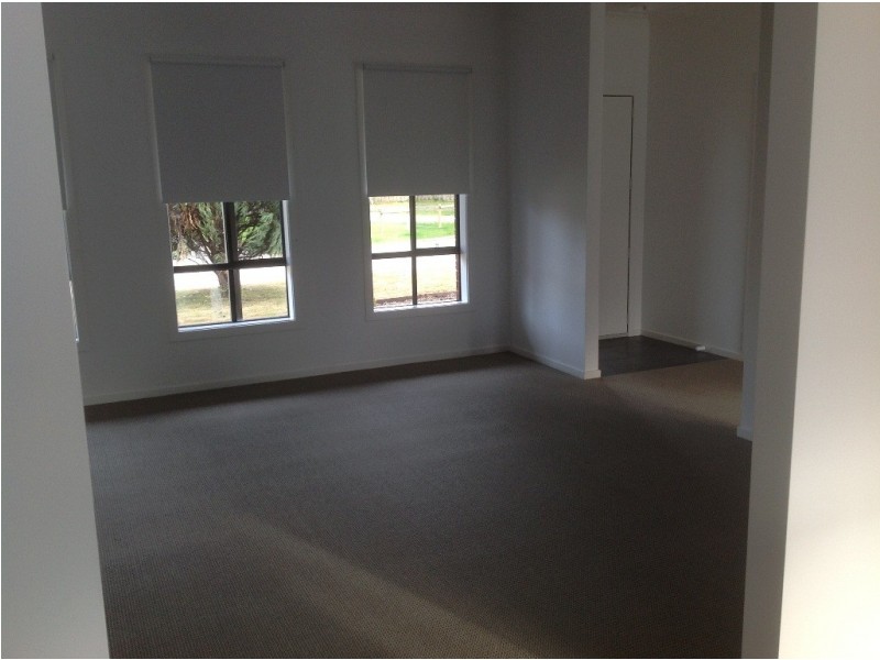 11 Lane Way, Cranbourne VIC 3977