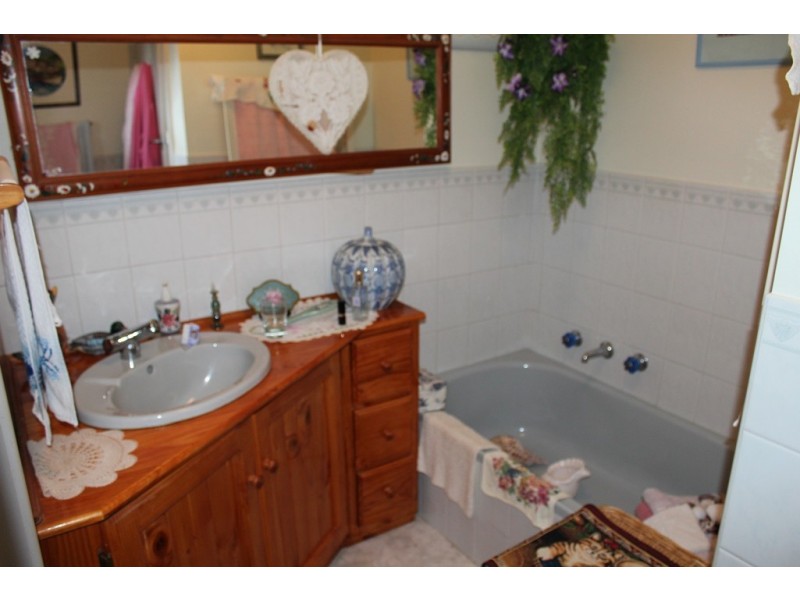 2 Onslow Ct, Noble Park VIC 3174