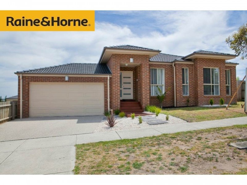 13 Central Rd, Hampton Park VIC 3976