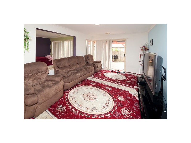 17 Hampshire Drive, Narre Warren South VIC 3805
