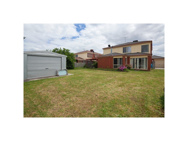 17 Hampshire Drive, Narre Warren South VIC 3805