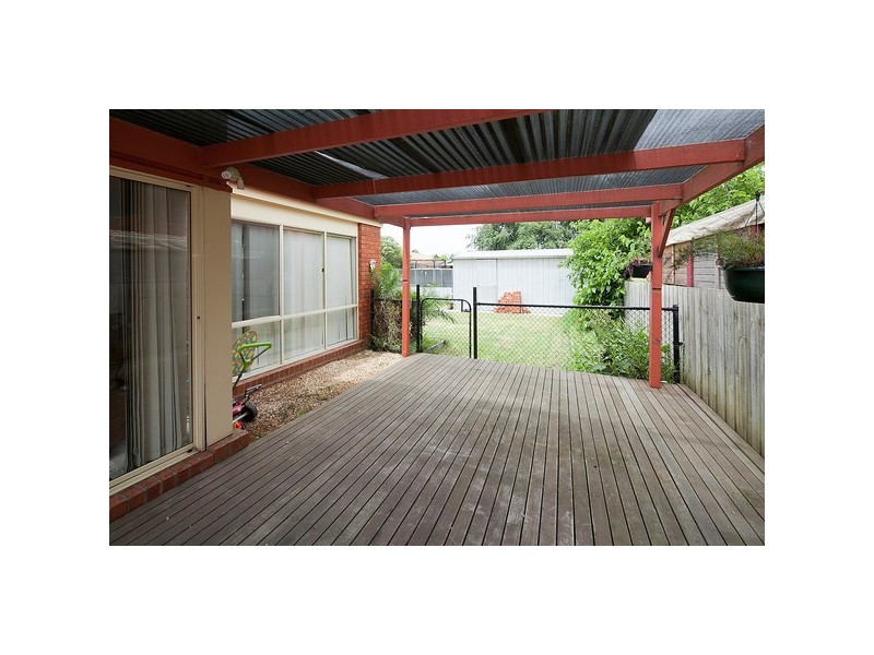 17 Hampshire Drive, Narre Warren South VIC 3805