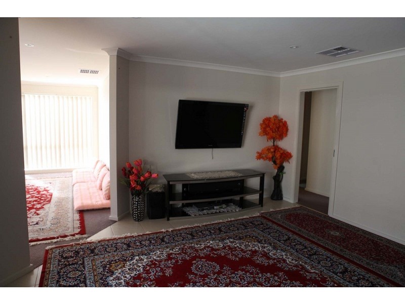 37 Silver Wattle Drive, Lyndhurst VIC 3975