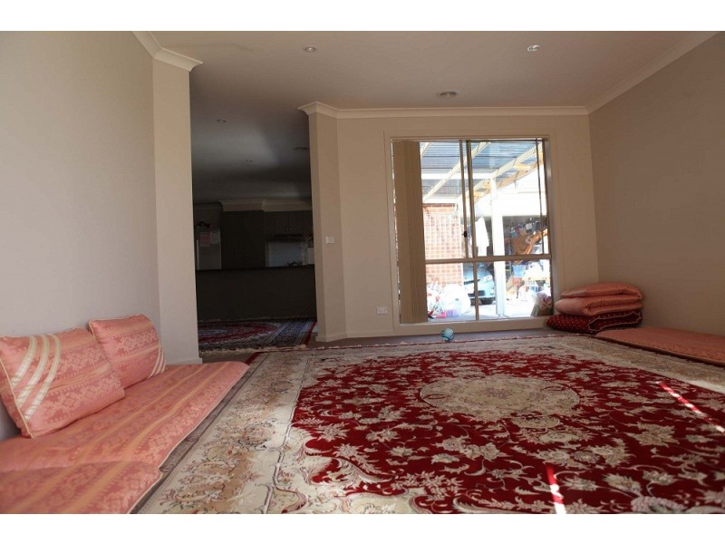 37 Silver Wattle Drive, Lyndhurst VIC 3975