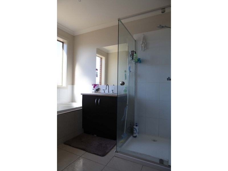 37 Silver Wattle Drive, Lyndhurst VIC 3975