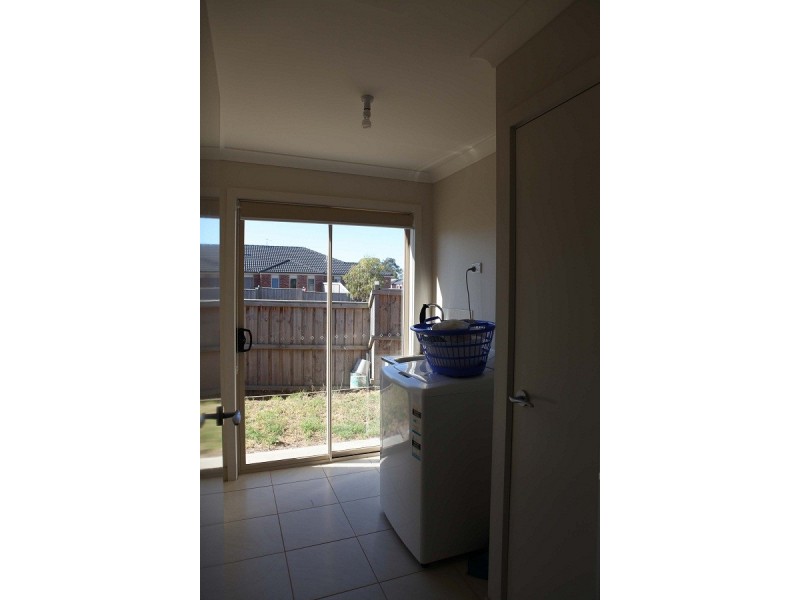 37 Silver Wattle Drive, Lyndhurst VIC 3975