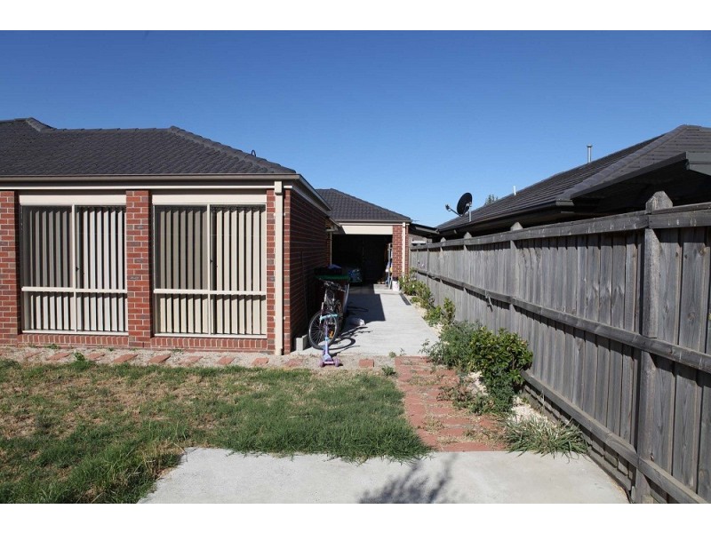 37 Silver Wattle Drive, Lyndhurst VIC 3975