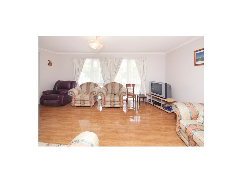 6 Lauriston Drive, Endeavour Hills VIC 3802