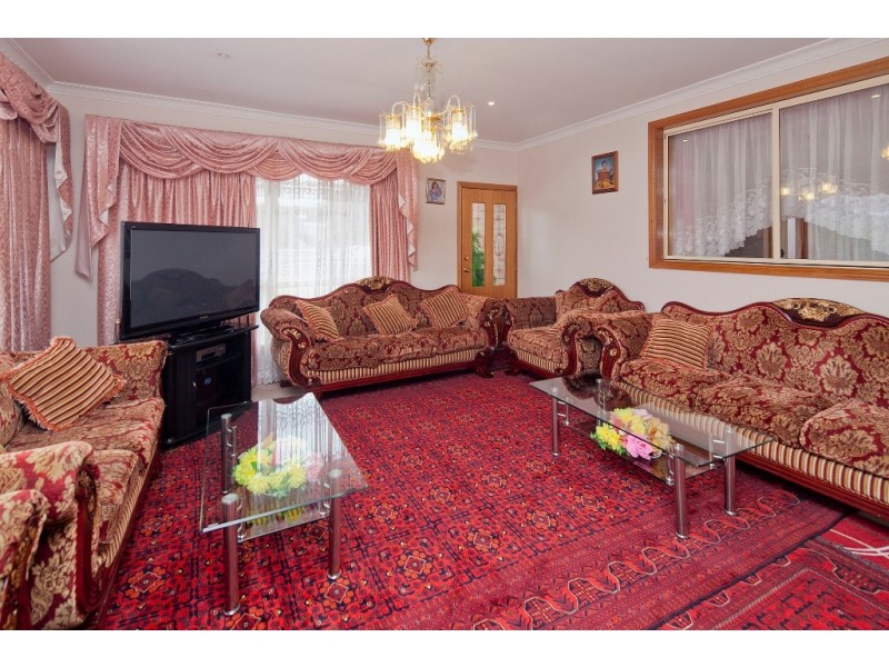 18 Legend Court, Hallam VIC 3803