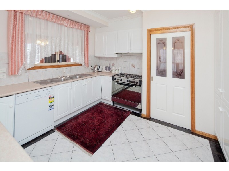 18 Legend Court, Hallam VIC 3803