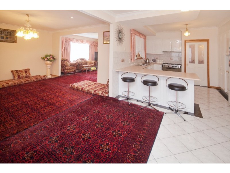 18 Legend Court, Hallam VIC 3803