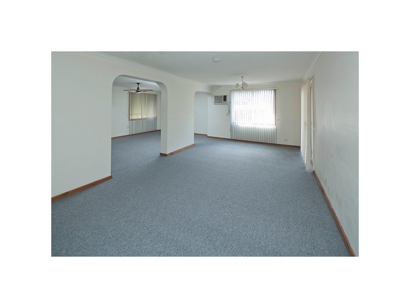 16 Valerie Drive, Cranbourne VIC 3977